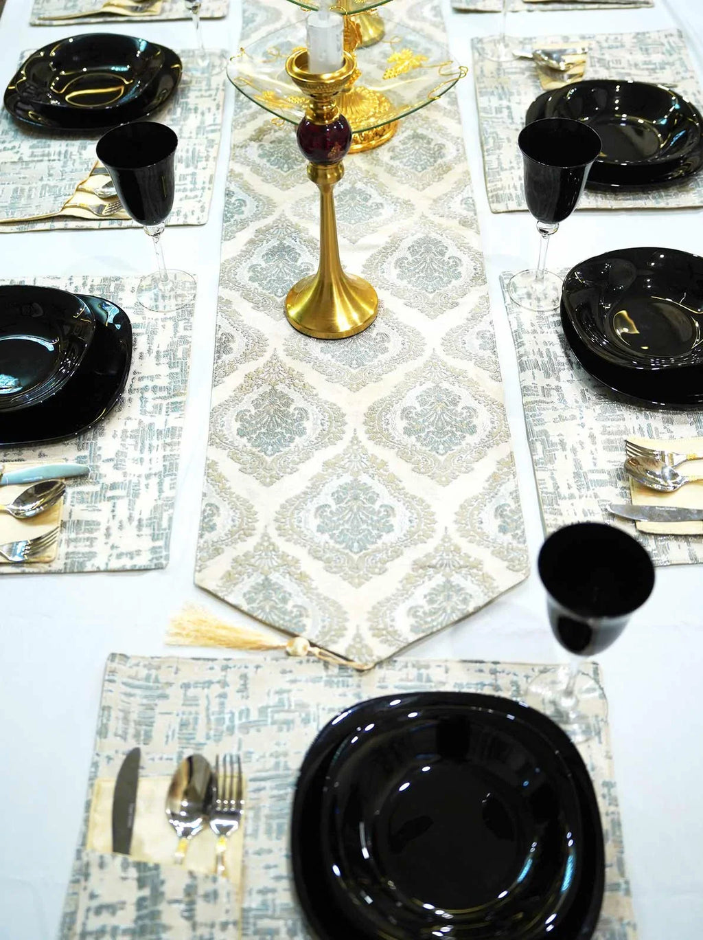 Platinum Skyline Table Runner Set