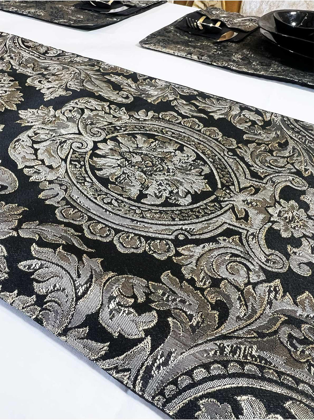 Baroque Majesty Table Runner Set