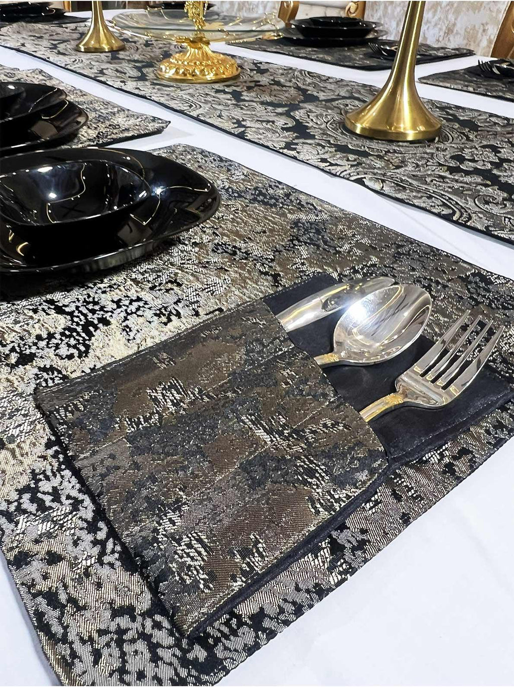 Baroque Majesty Table Runner Set