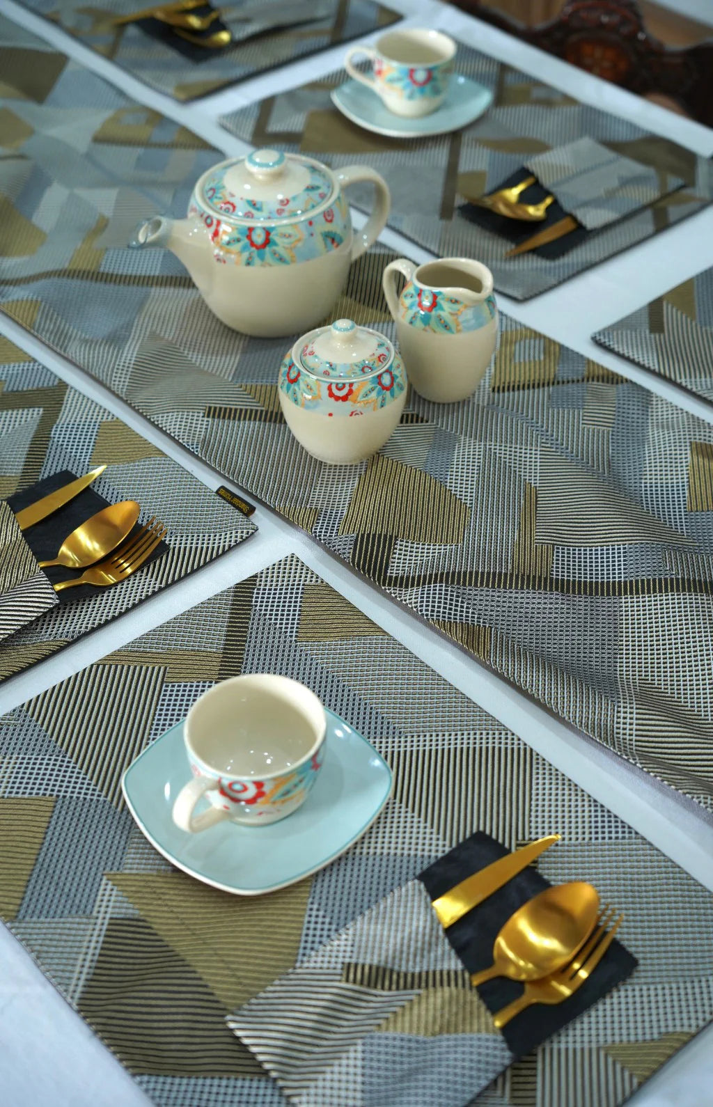 Zig Zag Table Runner Set
