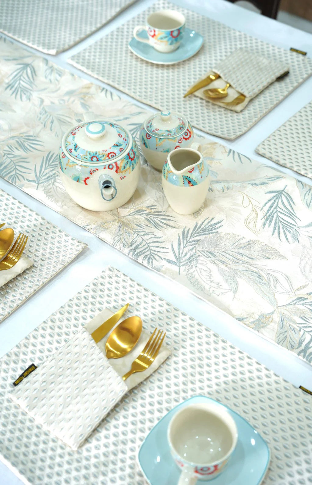 White Grey Damask Table Runner Set