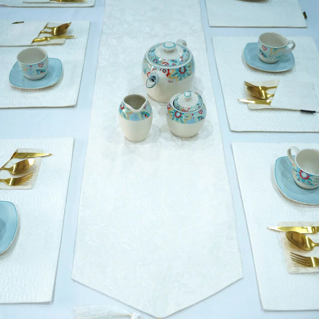 Baroque White Table Runner Set