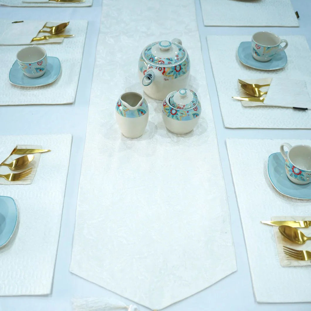 Baroque White Table Runner Set