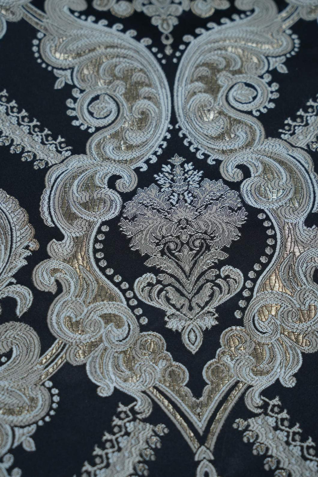 Baroque Majesty Table Runner