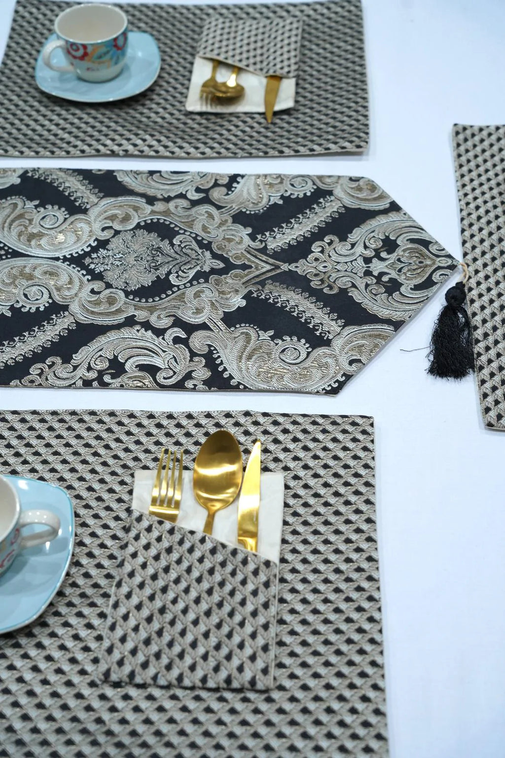 Baroque Black Gold Table Runner Set