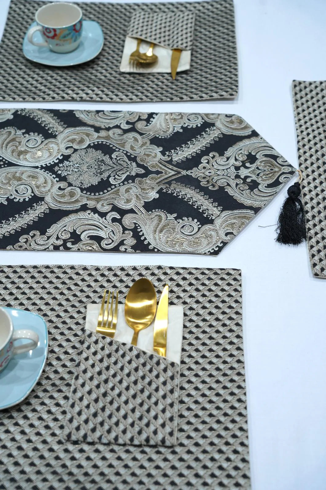 Baroque Black Gold Table Runner Set