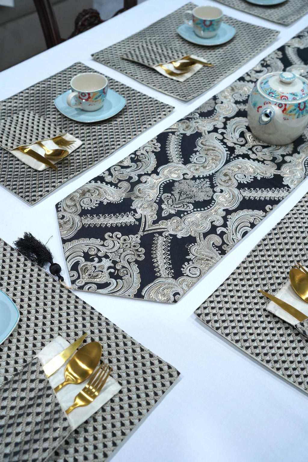Baroque Black Gold Table Runner