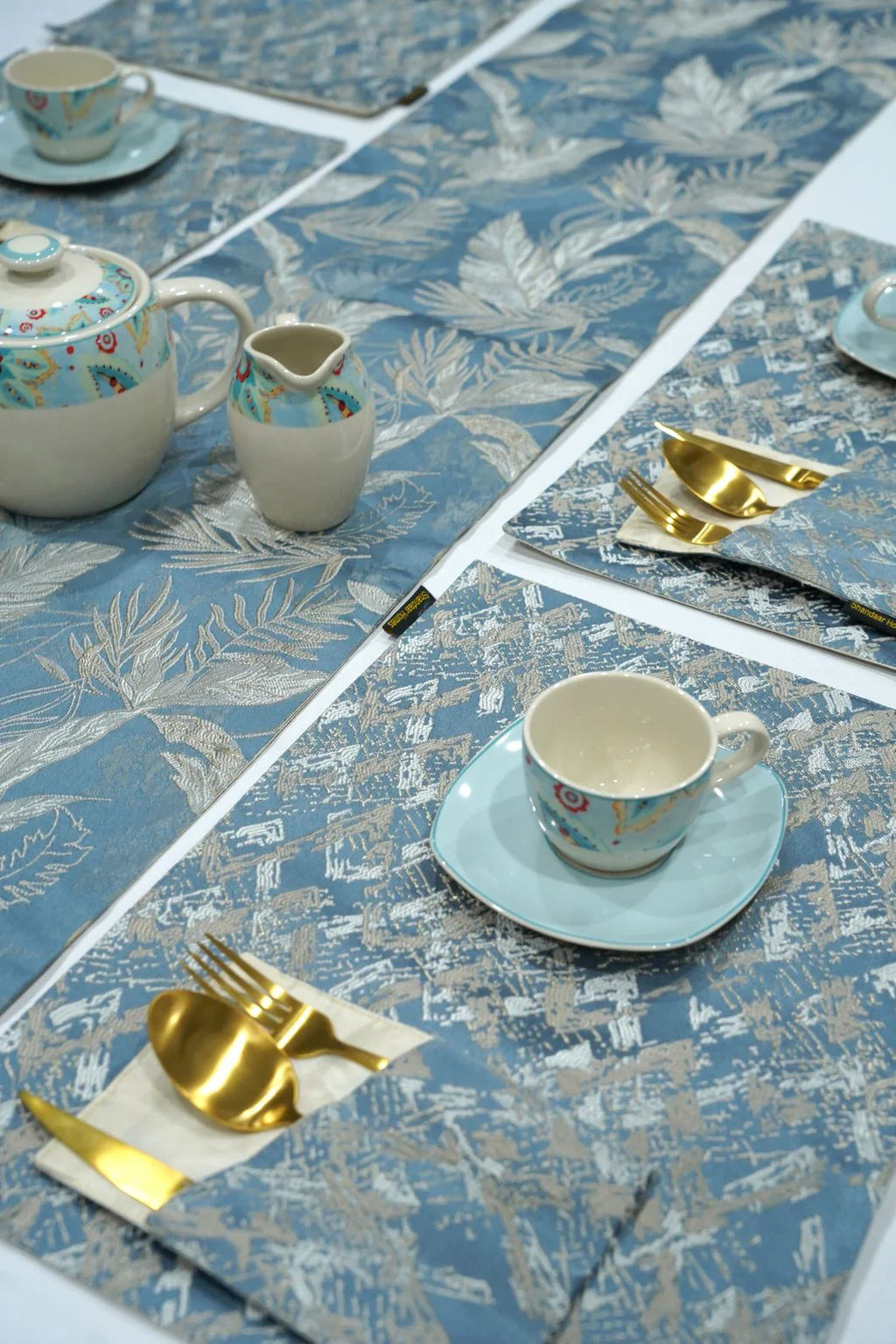 Silver Grey Damask Table Runner Set