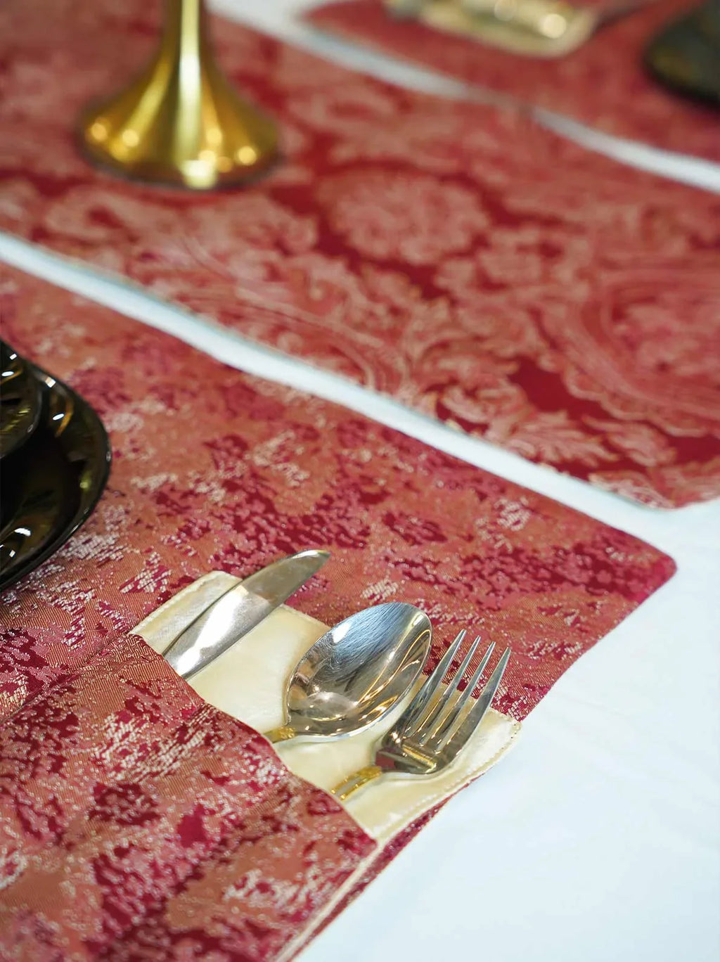 Imperial Wine Table Runner Set