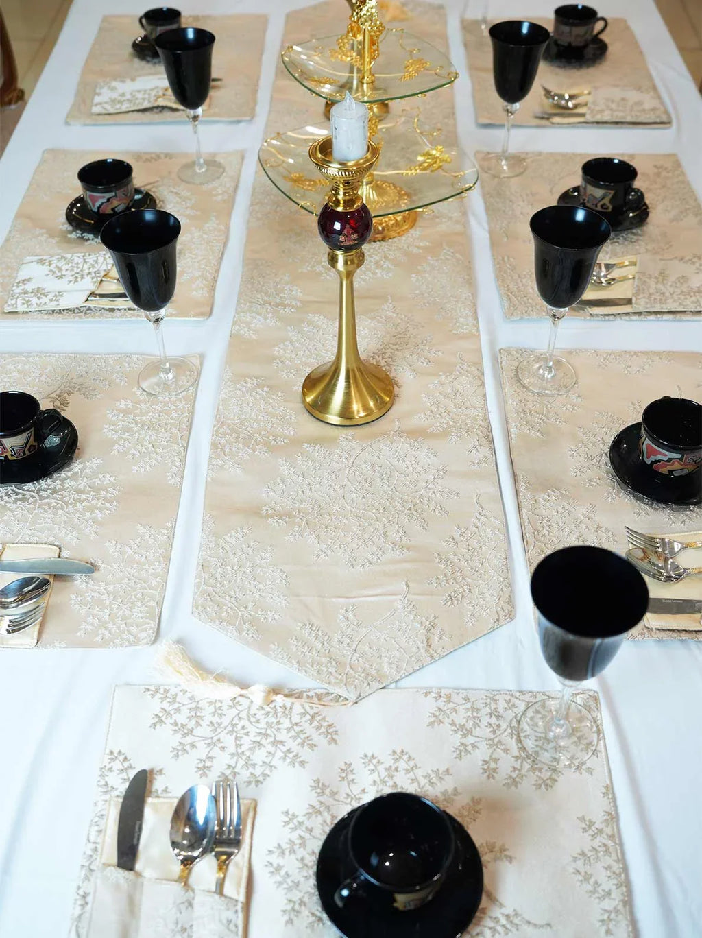 Vintage Jacquard Table Runner Set